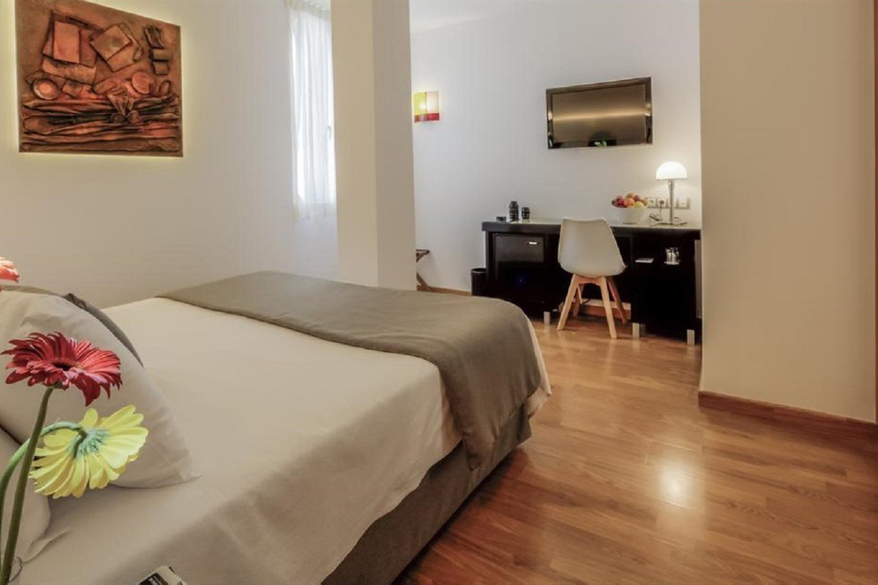 Evenia Rocafort Barcelona Exteriör bild