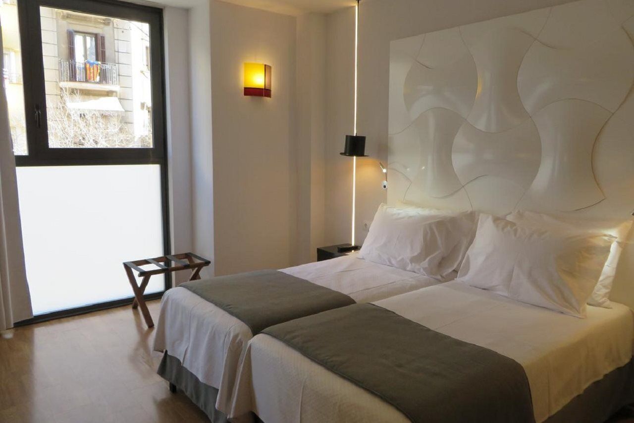 Evenia Rocafort Barcelona Exteriör bild